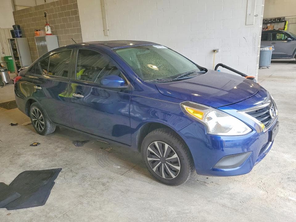 2018 NISSAN VERSA SV 4