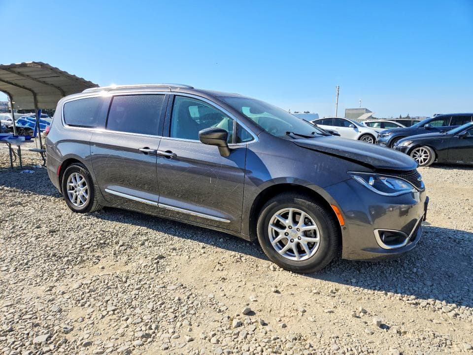 2020 CHRYSLER PACIFICA TOURING L 4