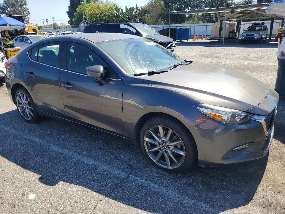 2018 MAZDA 3 TOURING 4