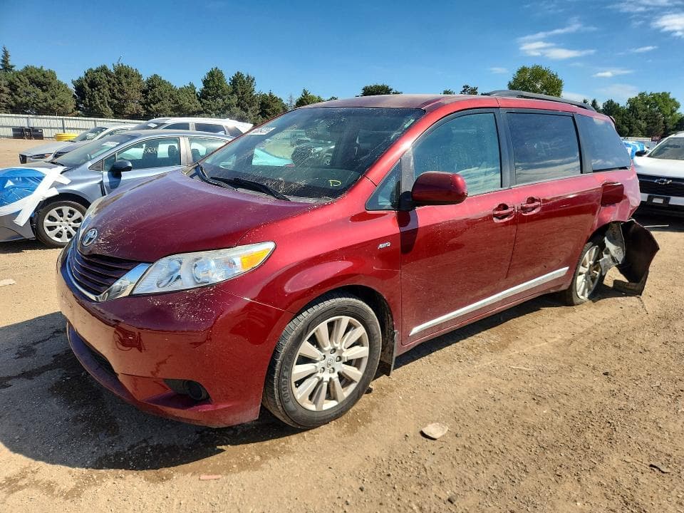 2017 TOYOTA SIENNA LE - 1