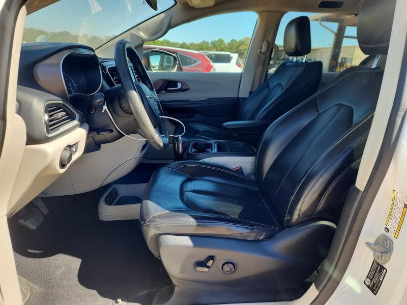 2020 CHRYSLER VOYAGER LXI 7
