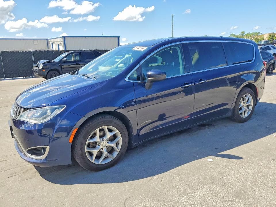 2017 CHRYSLER PACIFICA TOURING L