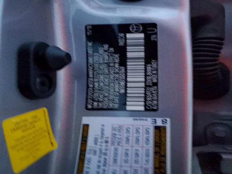 2019 TOYOTA C-HR XLE 13