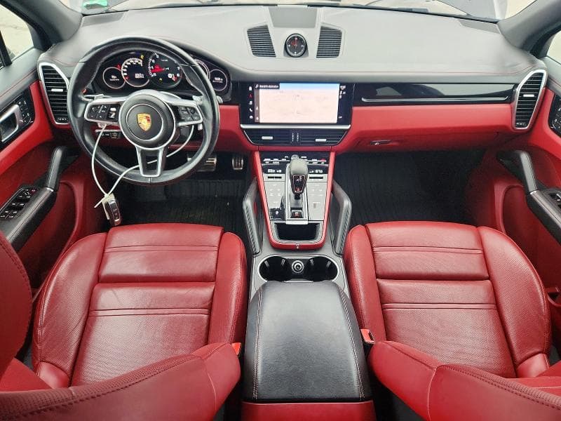 2022 PORSCHE CAYENNE S 8