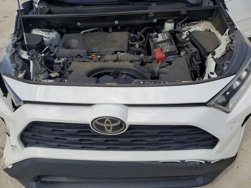 2021 TOYOTA RAV4 XLE 12