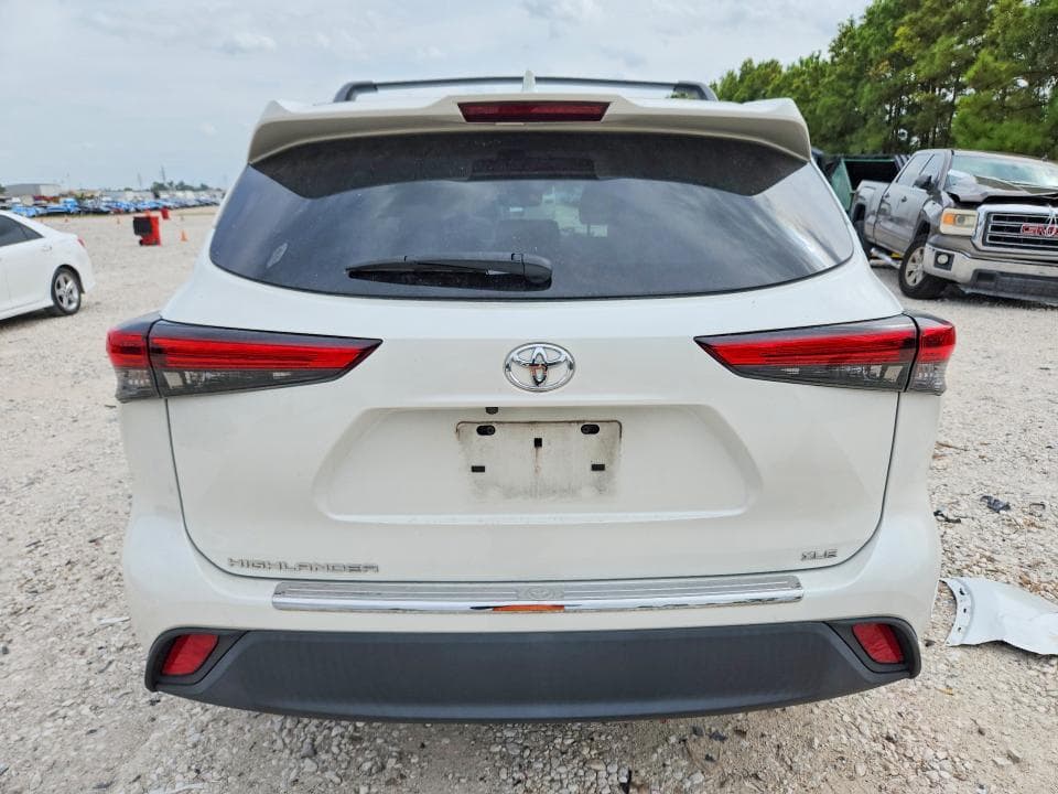 2021 TOYOTA HIGHLANDER XLE 6
