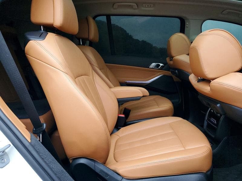 2022 BMW X7 11