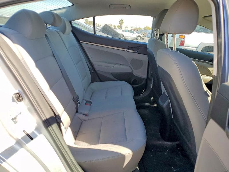 2018 HYUNDAI ELANTRA SE 10