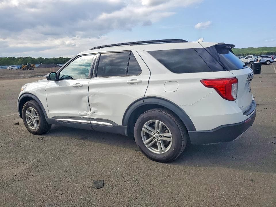 2022 FORD EXPLORER XLT 2