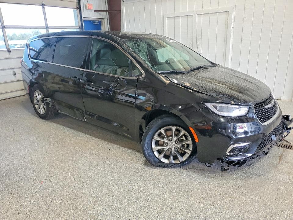 2026 CHRYSLER PACIFICA LIMITED 4