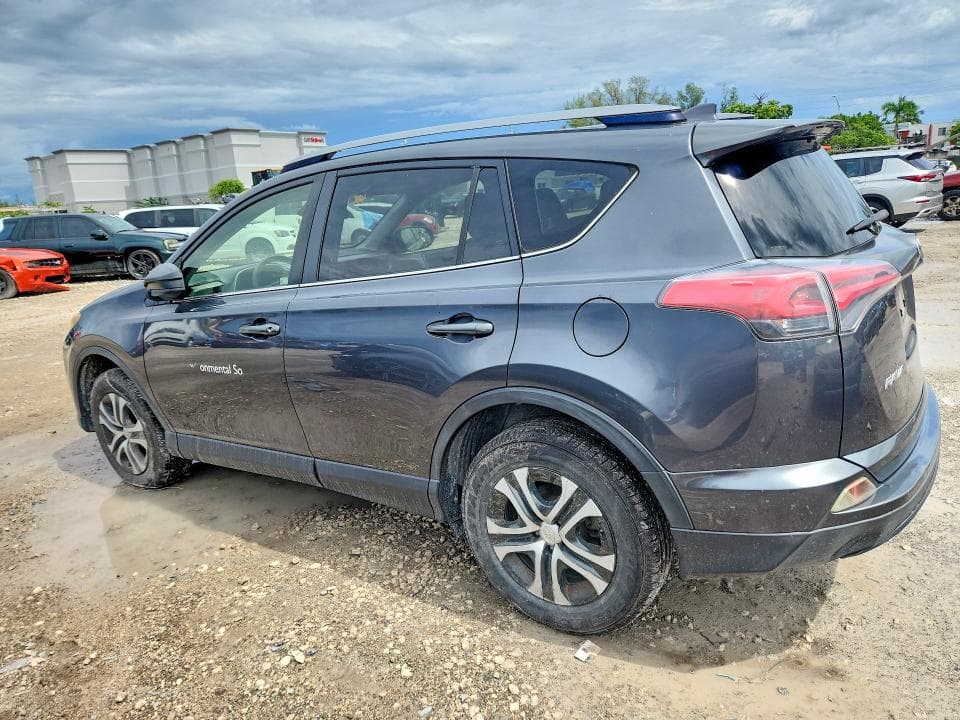 2018 TOYOTA RAV4 LE 2