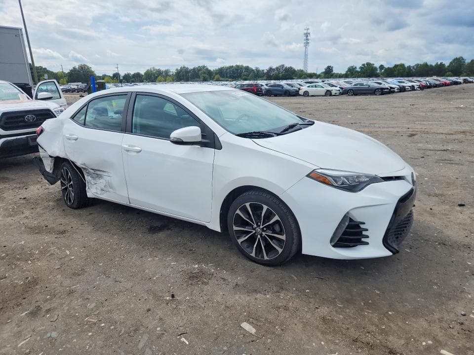 2017 TOYOTA COROLLA SE 4