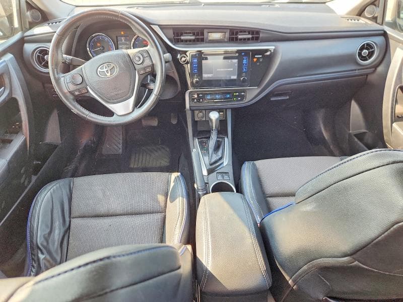 2017 TOYOTA COROLLA SE 8