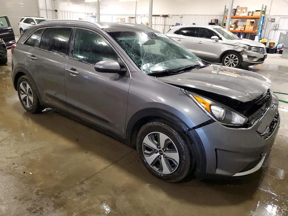 2017 KIA NIRO LX 4