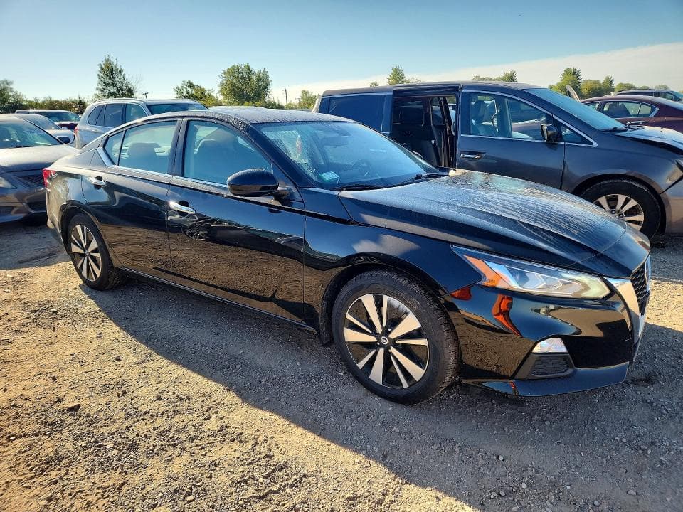 2022 NISSAN ALTIMA SV 4