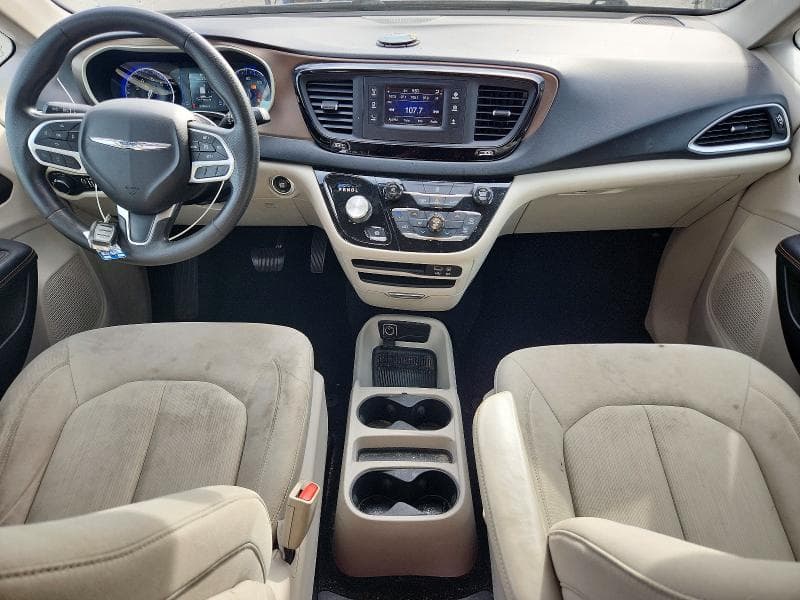 2017 CHRYSLER PACIFICA LX 8