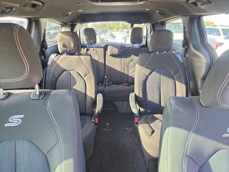 2020 CHRYSLER PACIFICA TOURING 10