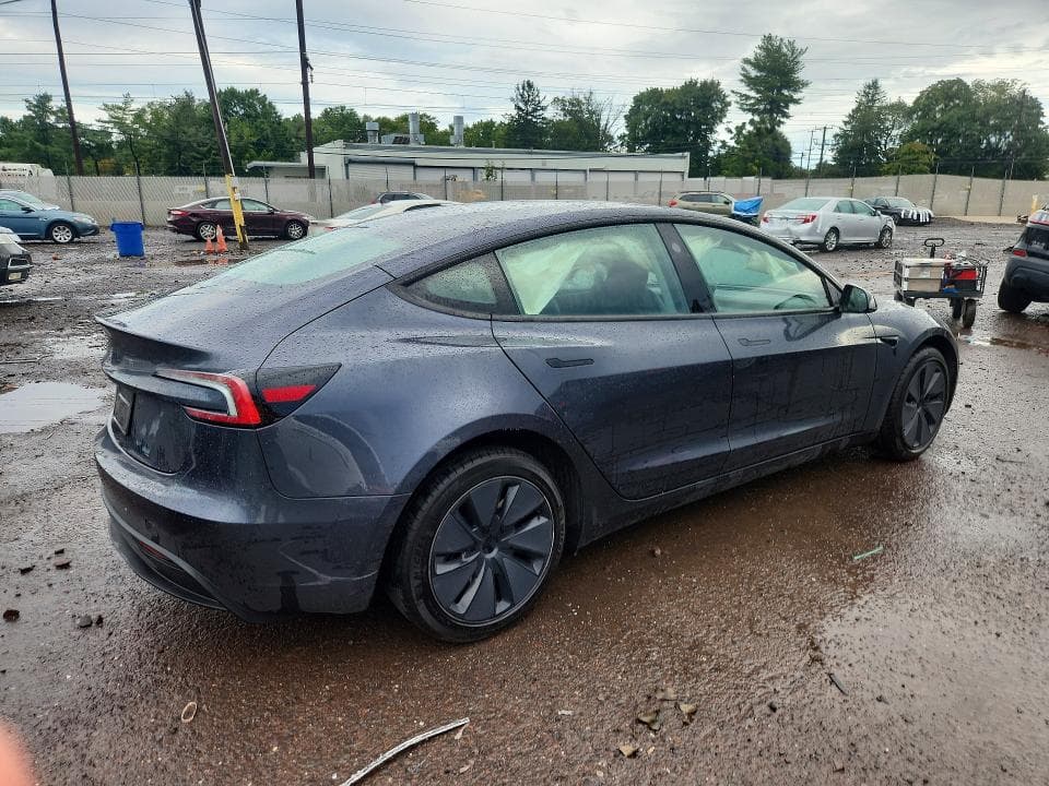 2025 TESLA MODEL 3 3