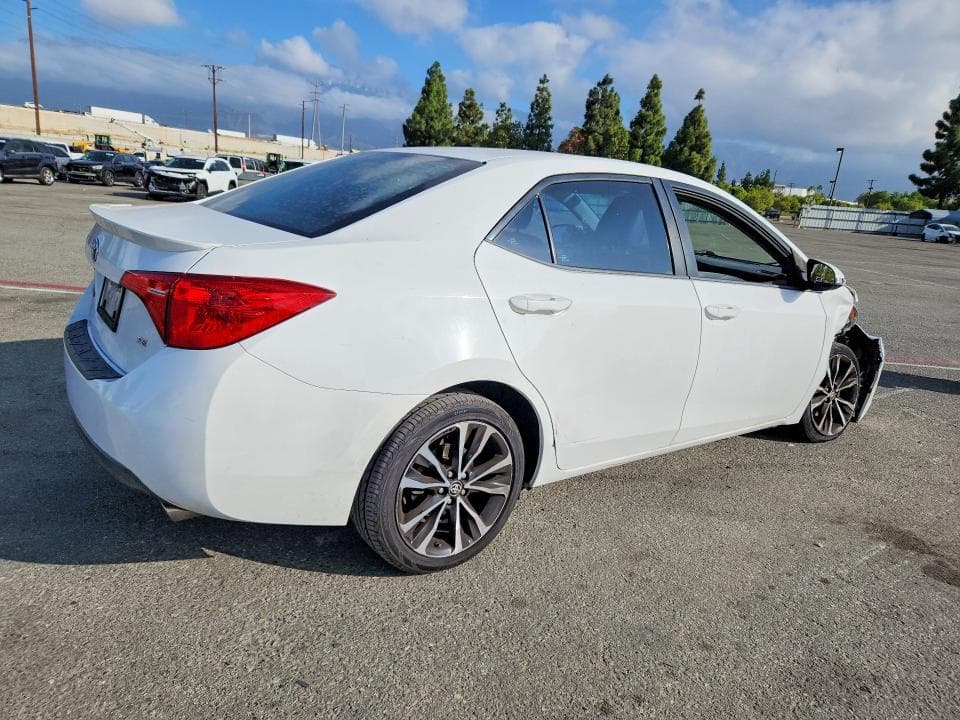2017 TOYOTA COROLLA SE 3
