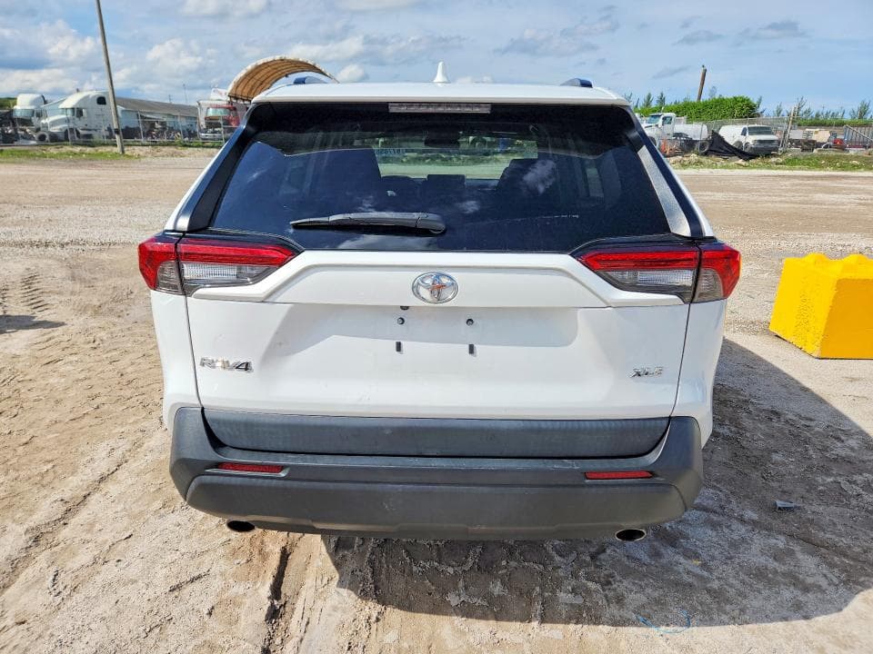 2023 TOYOTA RAV4 XLE 6