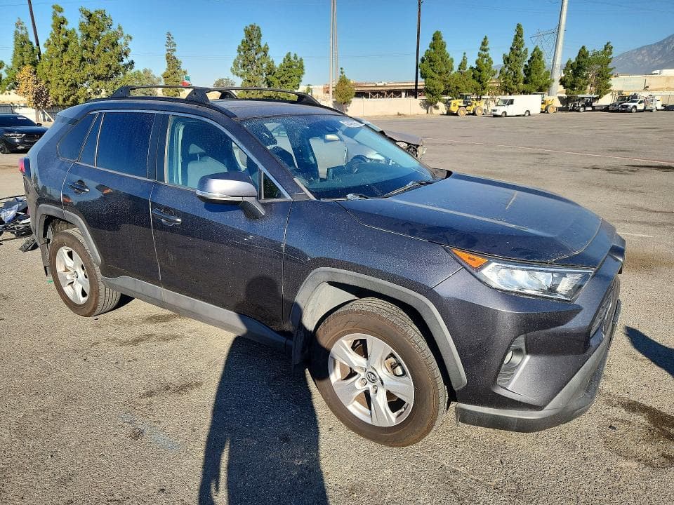 2019 TOYOTA RAV4 XLE 4