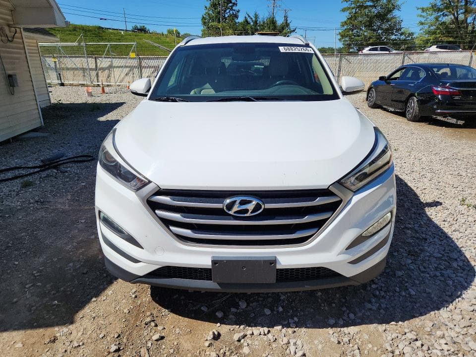 2017 HYUNDAI TUCSON SE PLUS 5