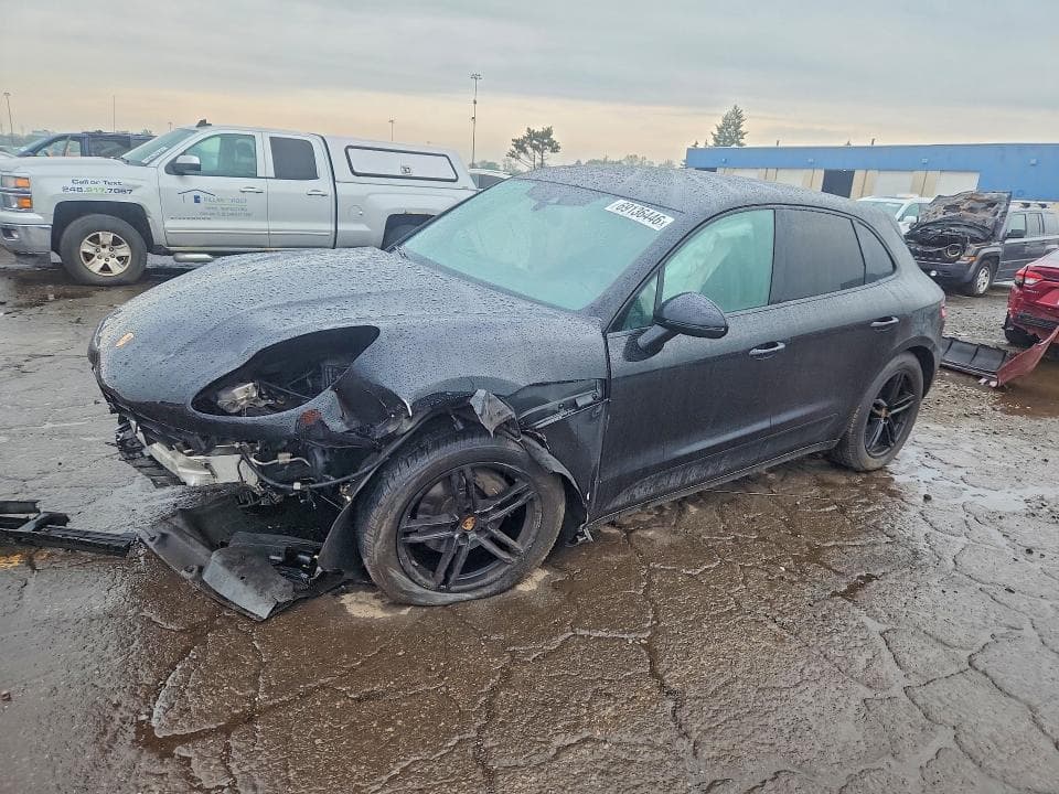 2018 PORSCHE MACAN - 1