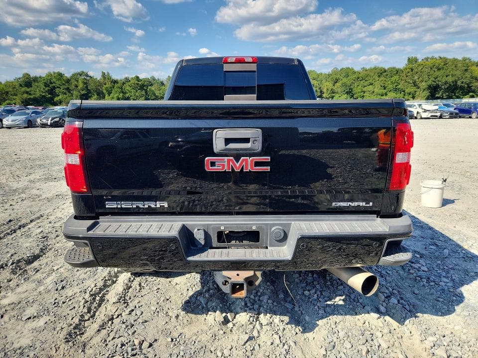 2018 GMC SIERRA K2500 DENALI 6