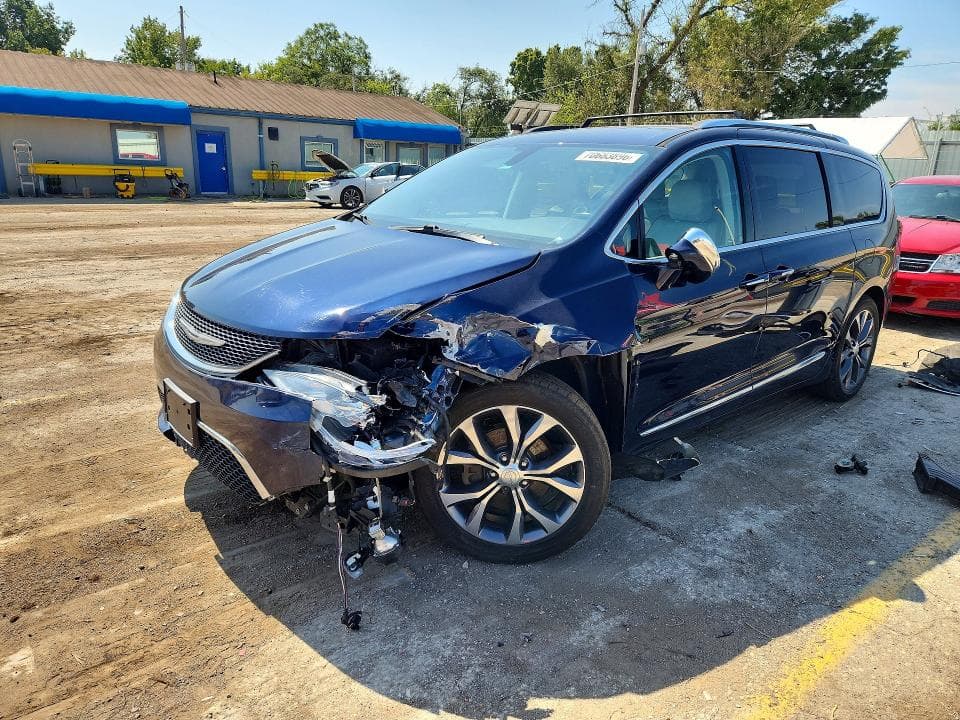 2017 CHRYSLER PACIFICA LIMITED - 1