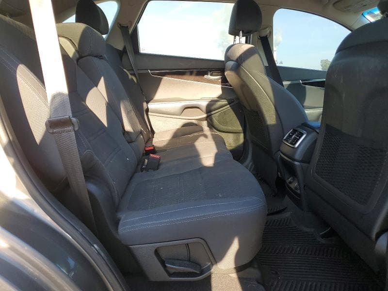 2018 KIA SORENTO LX 11