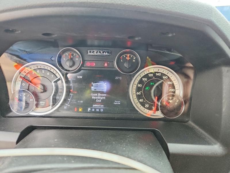 2017 RAM 1500 SLT 9