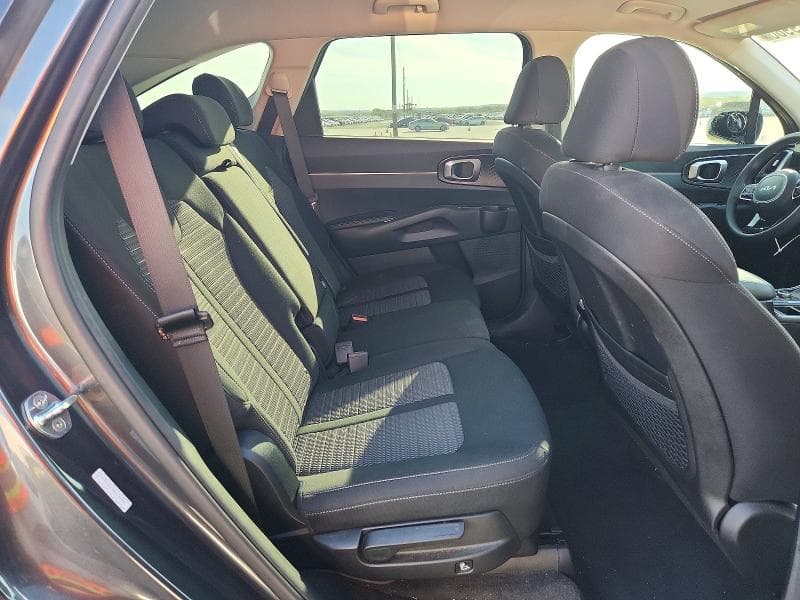 2022 KIA SORENTO LX 11