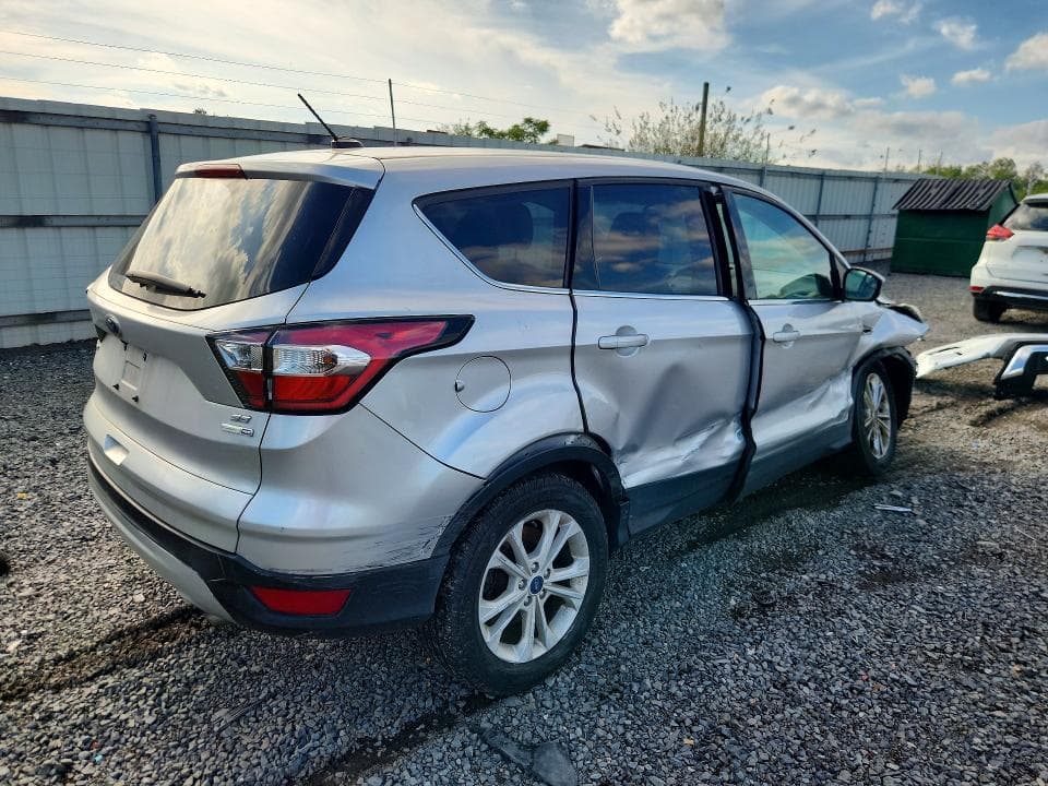 2017 FORD ESCAPE SE 3