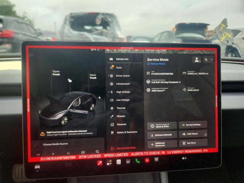 2025 TESLA MODEL 3 9
