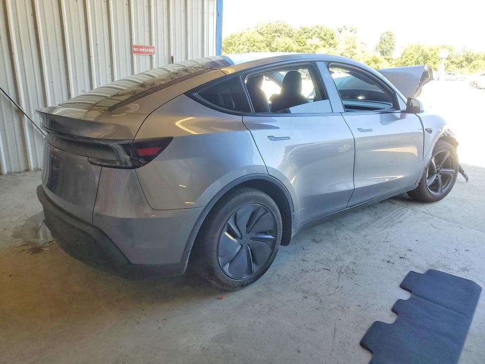 2026 TESLA MODEL Y 3