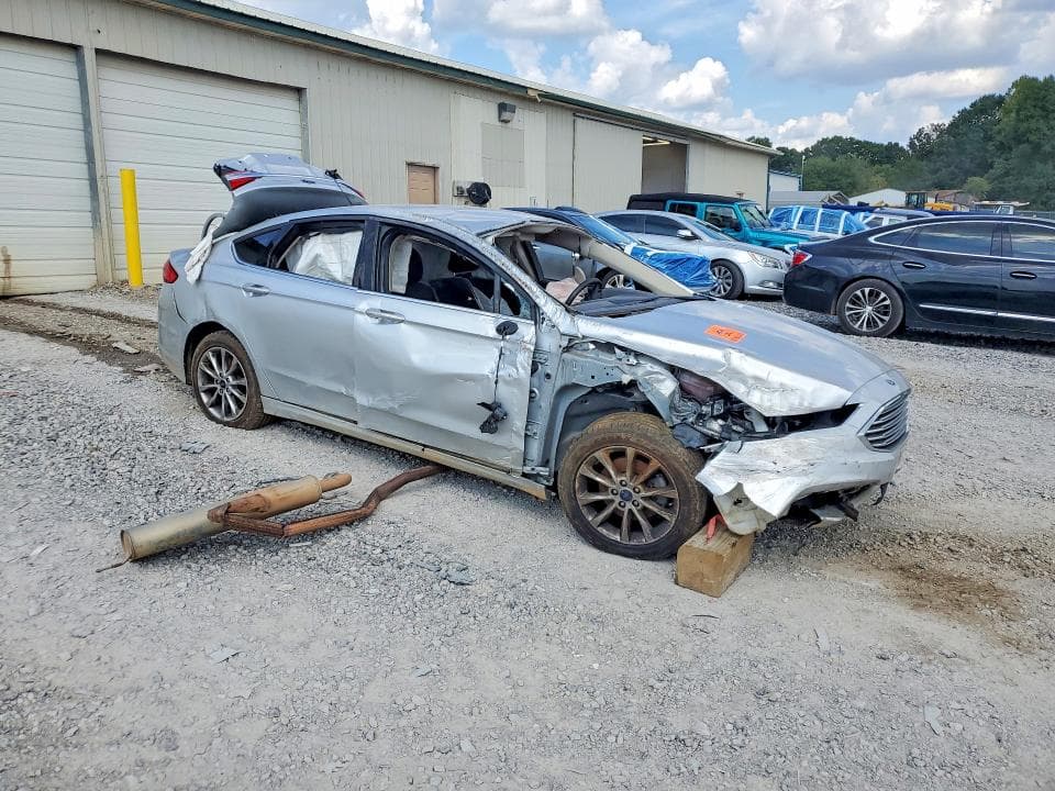 2017 FORD FUSION SE 4