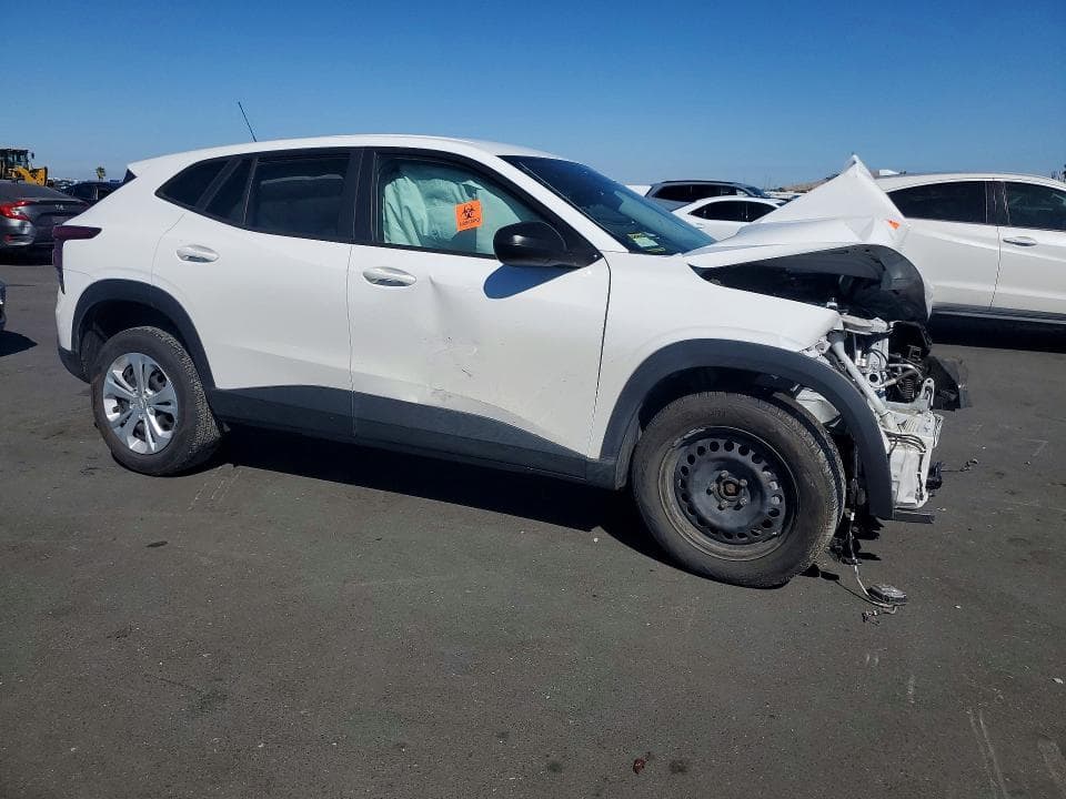 2025 CHEVROLET TRAX LS 4