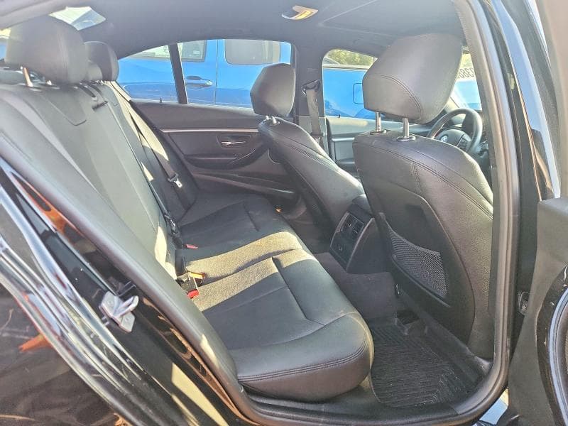 2018 BMW 330 XI 10