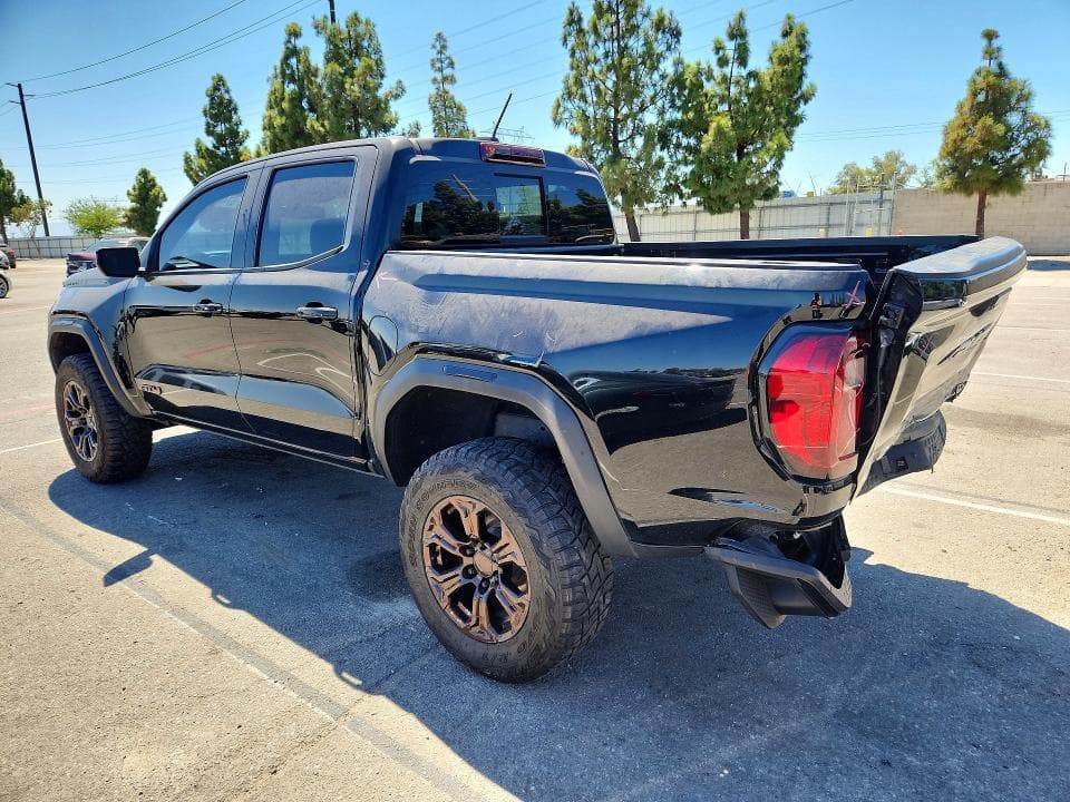 2023 GMC CANYON AT4 2