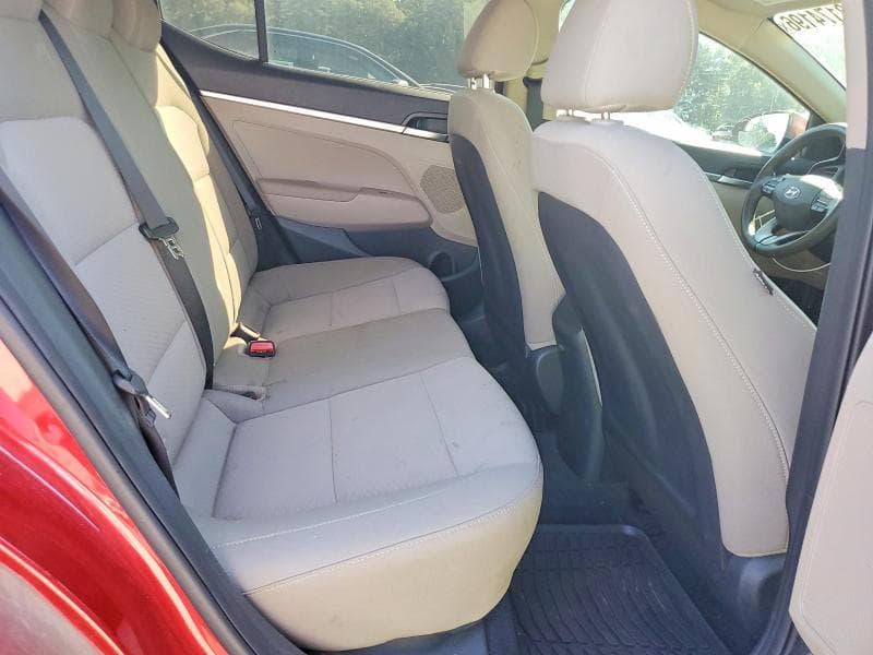 2020 HYUNDAI ELANTRA SE 10