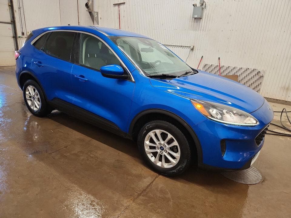 2020 FORD ESCAPE SE 4