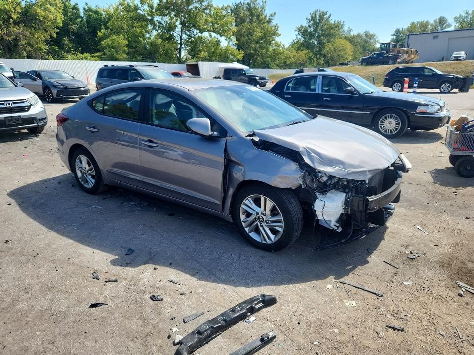 2020 HYUNDAI ELANTRA SEL 4