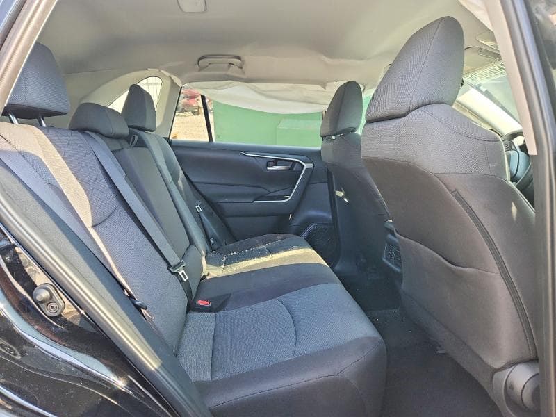 2025 TOYOTA RAV4 XLE 11