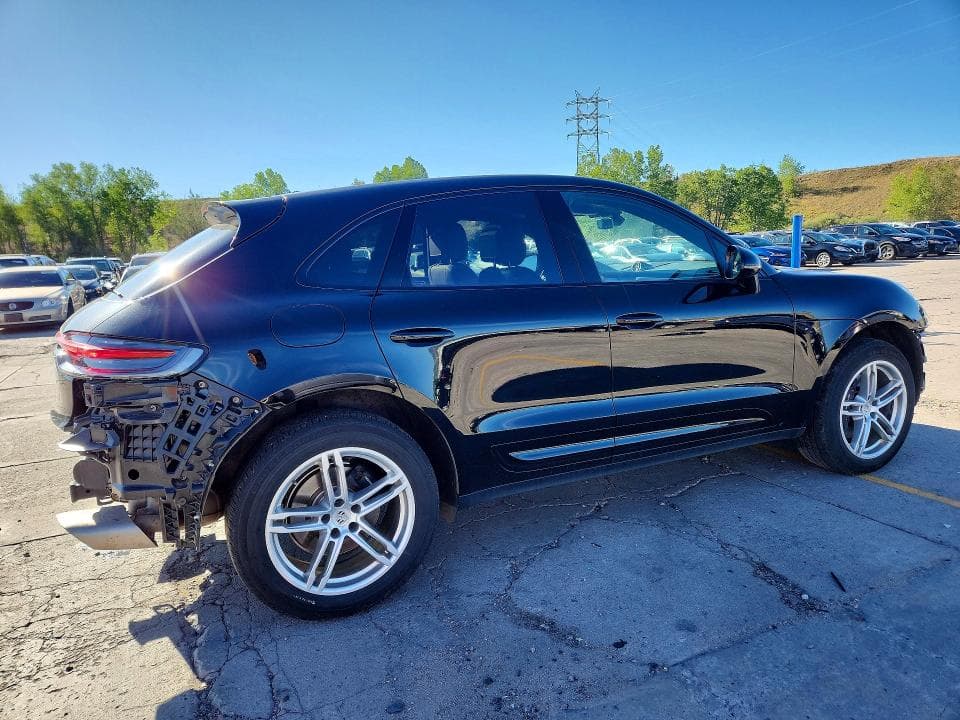 2023 PORSCHE MACAN BASE 3