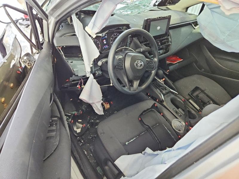 2025 TOYOTA COROLLA LE 8