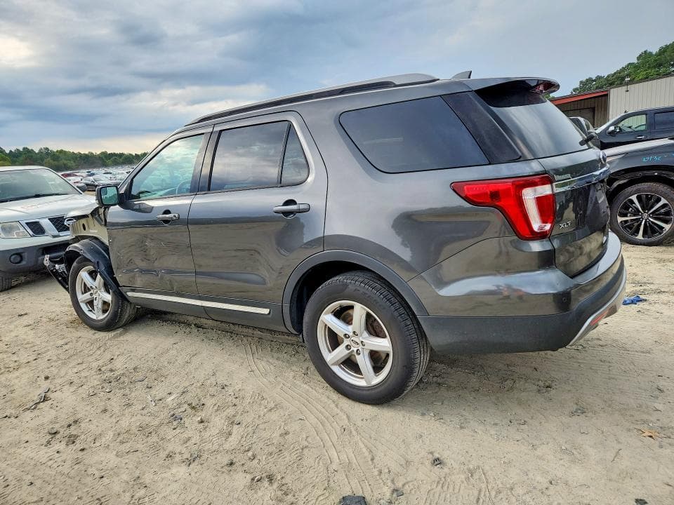 2017 FORD EXPLORER XLT 2