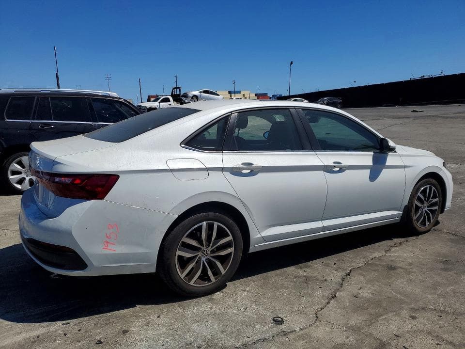 2025 VOLKSWAGEN JETTA SE 3