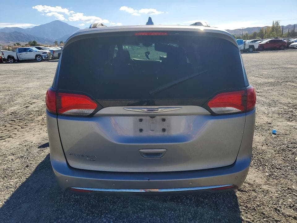 2020 CHRYSLER PACIFICA TOURING L 6