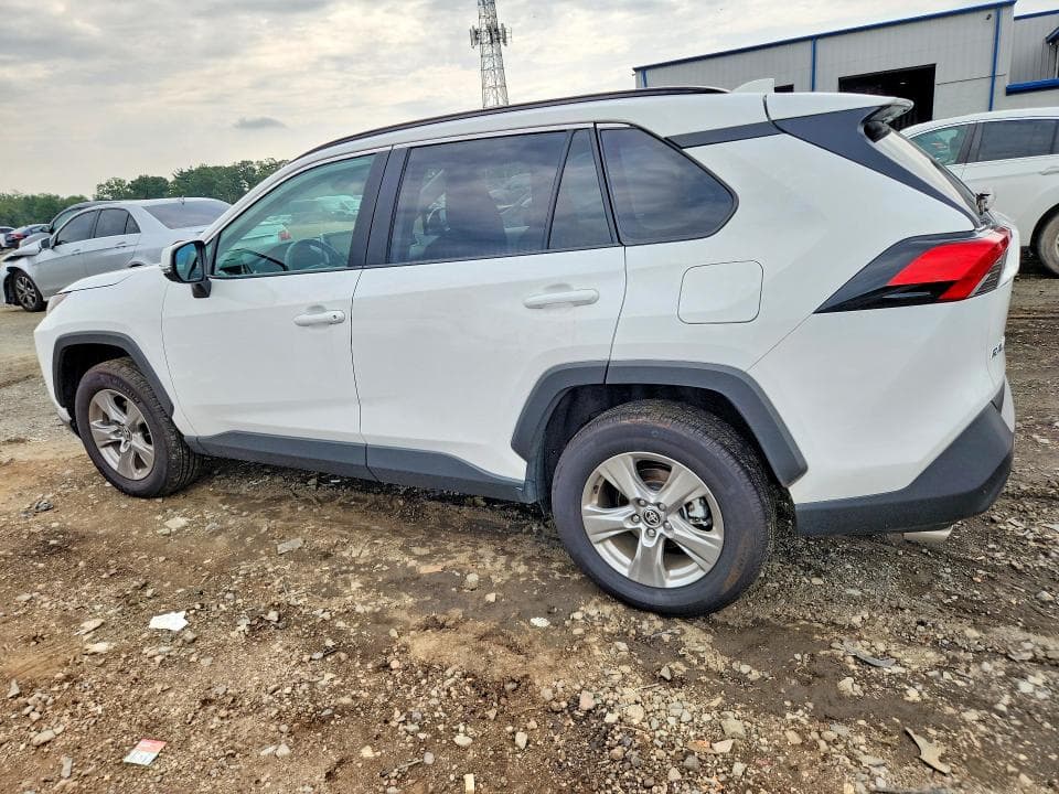 2025 TOYOTA RAV4 XLE 2