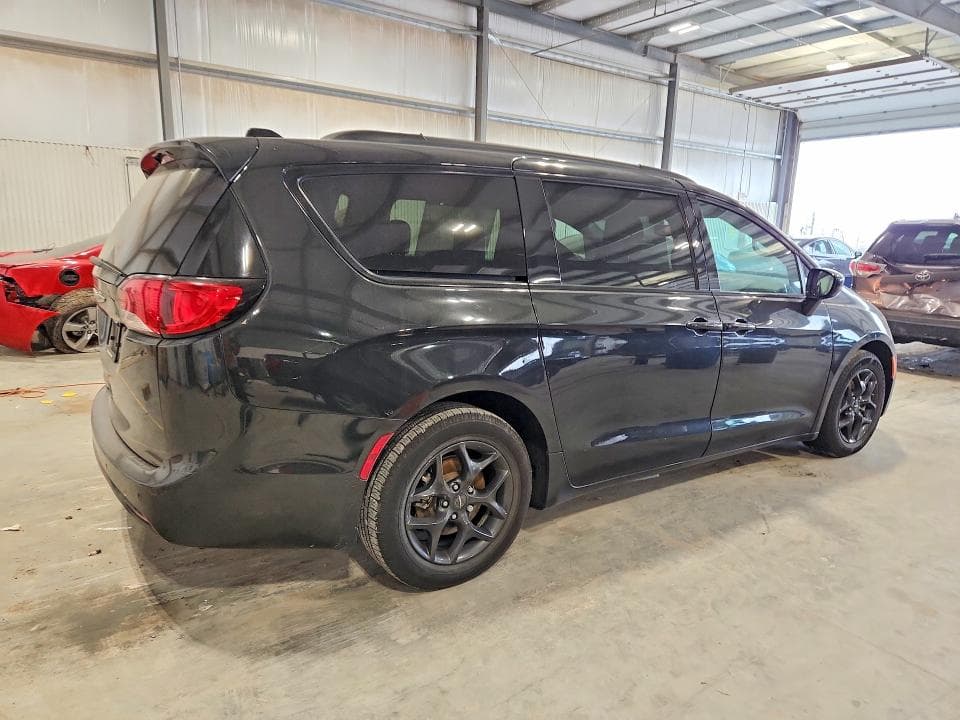 2019 CHRYSLER PACIFICA TOURING L PLUS 3